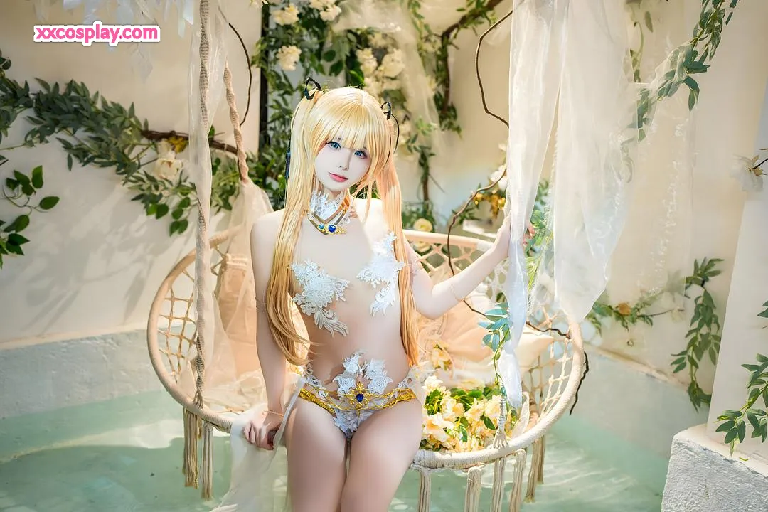 Quan冉有点饿 trong vai Marie Rose (Dead or Alive)